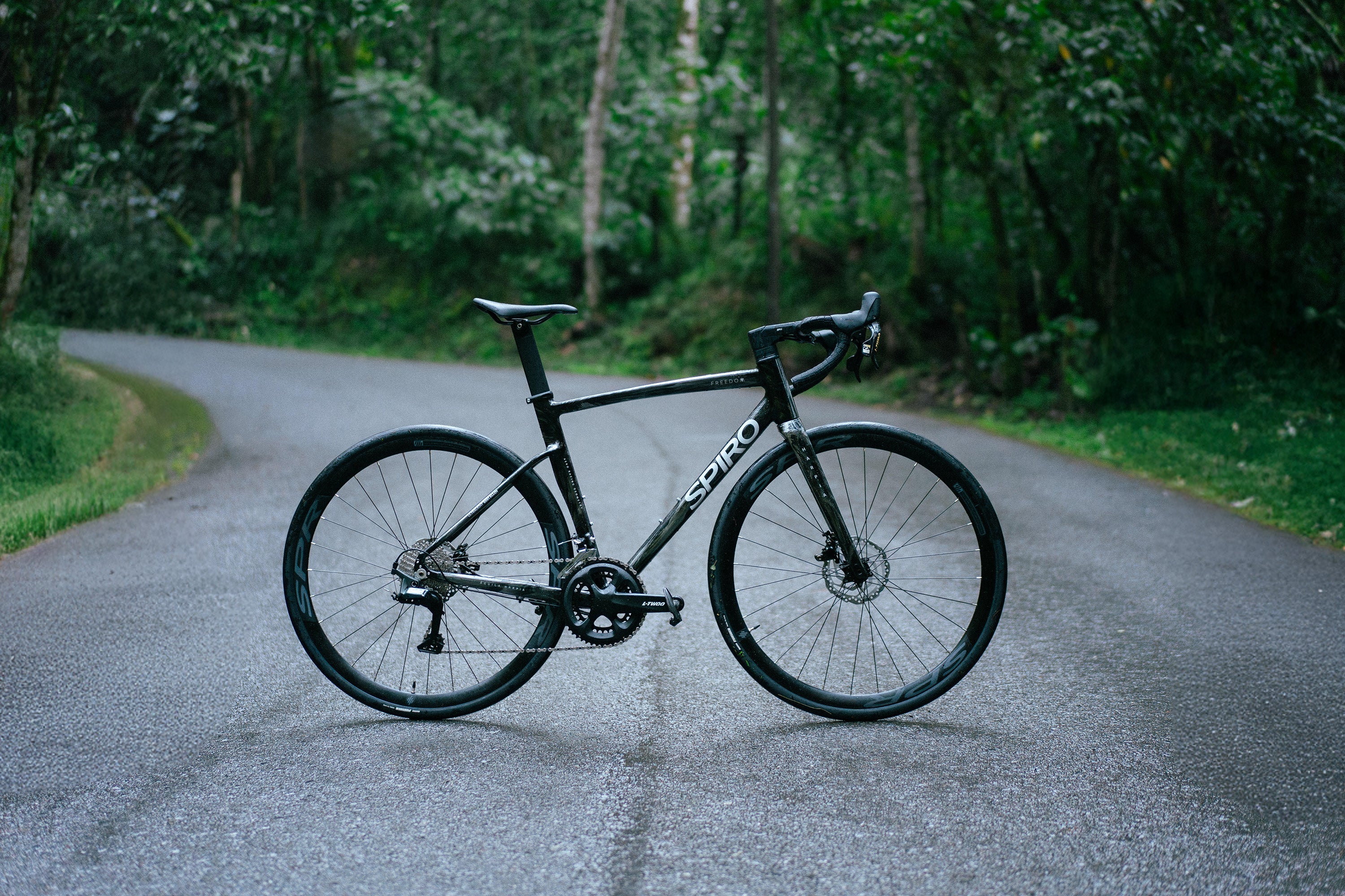 Bicicleta de ruta FREEDOM en aluminio con tenedor en carbono de 2x10 vel. - Image 3