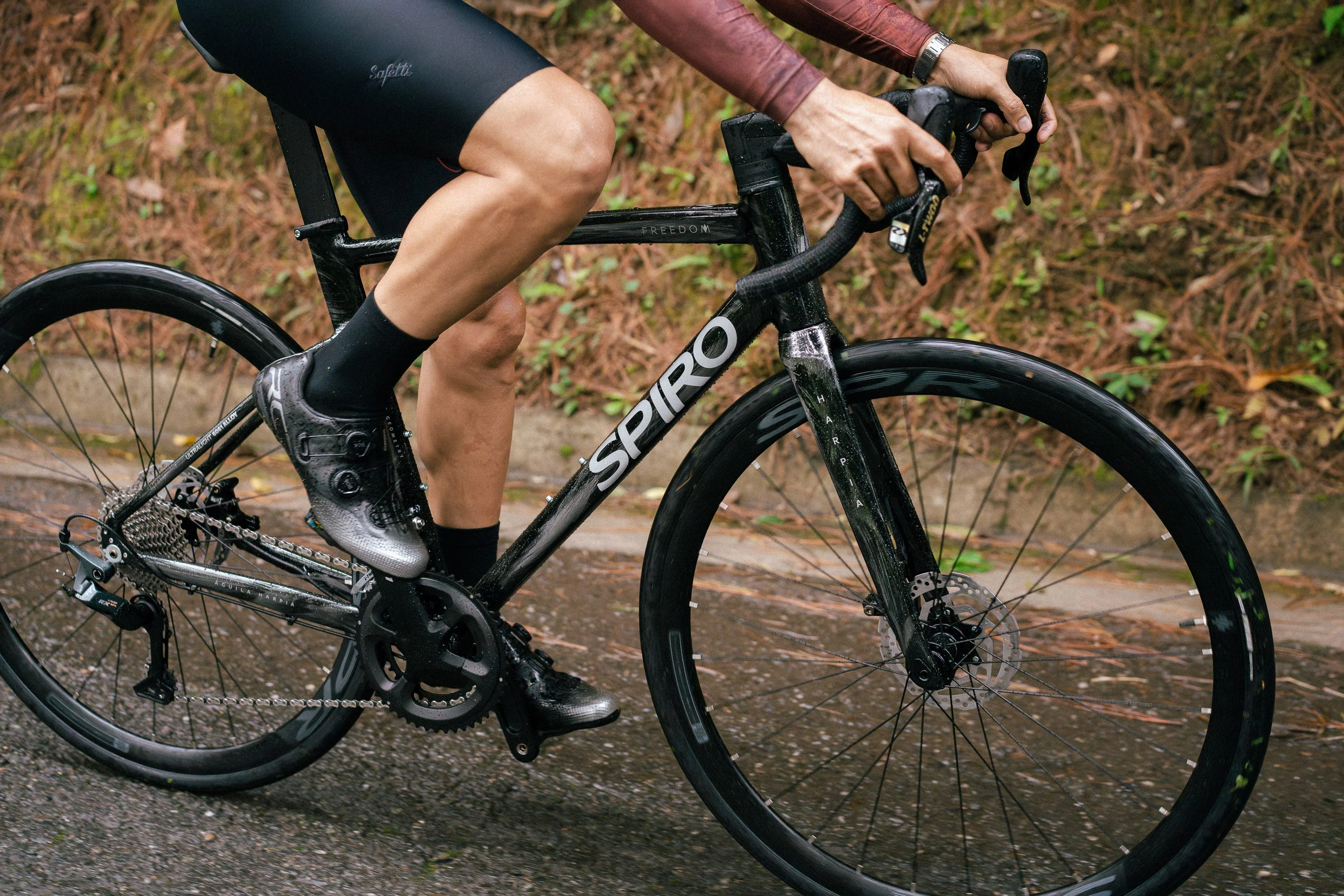 Bicicleta de ruta FREEDOM en aluminio con tenedor en carbono de 2x10 vel. - Image 15